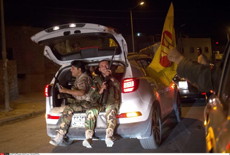 Augusti alguses sattus ohtu ka Iraagi Kurdistani pealinna Irbili turvalisus pärast seda, kui kurdi peshmerga-võitlejad said mitmes lahingus lüüa ISISe äärmuslastelt.
7. augustil täitusid Irbili tänavad kurdi peshmergadest ning nende toetajatest, kes lubasid oma linna ISISe eest kaitsta viimse meheni.