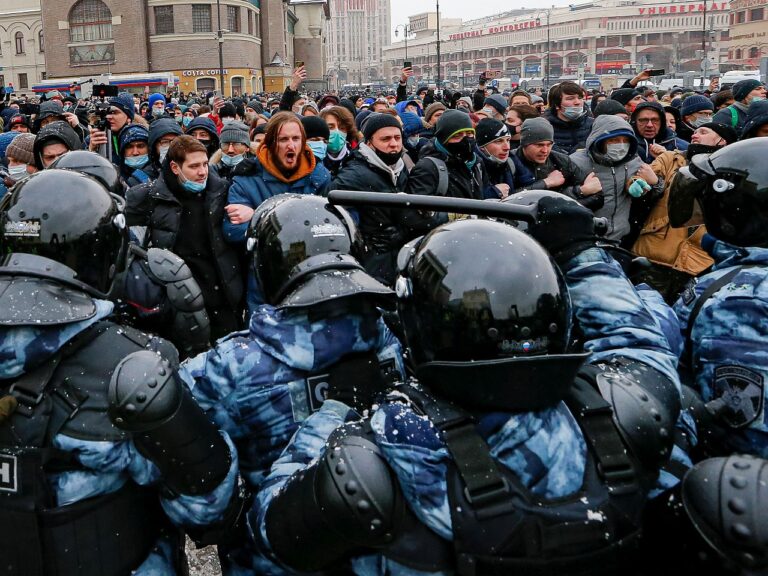 Eriüksuse OMON ja meeleavaldajate vastasseis 31. jaanuaril Moskvas.