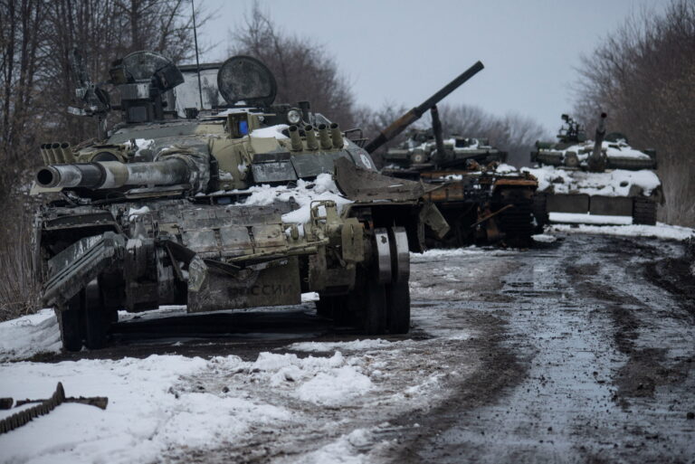 Hävitatud Venemaa tankid Ukrainas Sumõ lähedal 7. märtsil. Foto: Reuters/Scanpix

