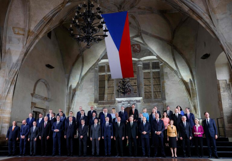 Euroopa Poliitilise Ühenduse esimene kohtumine Prahas tänavu 6. oktoobril. Kohtumisel osales 44 riigipead ja valitsusjuhti. AFP/Scanpix 