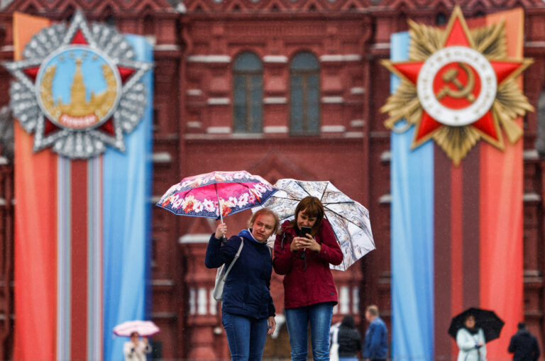 Enne 9. mai paraadi pandi Moskva Punasele väljakule üles sovetlikud dekoratsioonid. Reuters/Scanpix