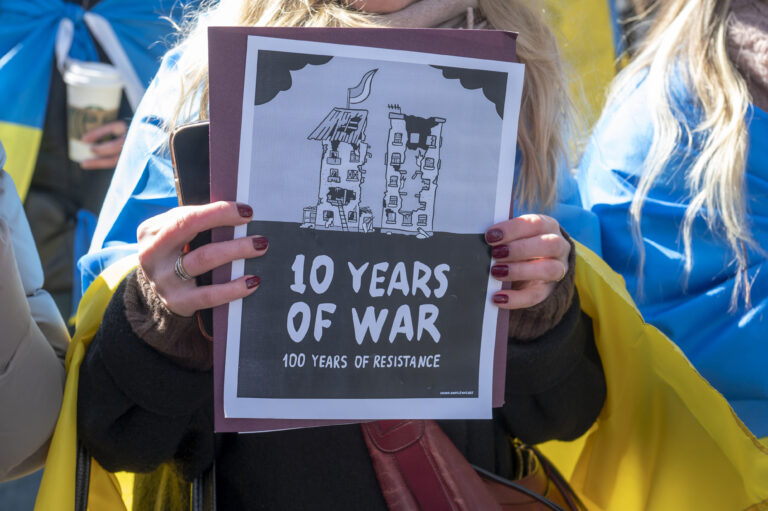 Ukraina toetuseks korraldatud meeleavaldus New Yorgis täiemahulise sõja teisel aastapäeval 24. veebruaril 2024. Zuma Press / Scanpix
